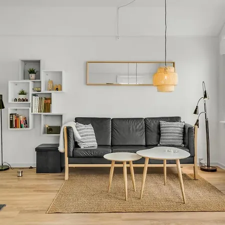 Apartment 2 Bedroom Gorgeous In